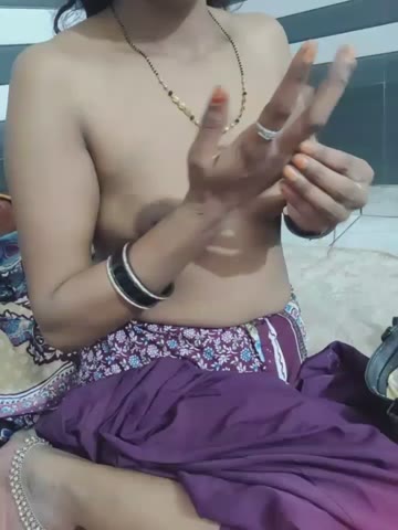 V_Hot_Sonam
