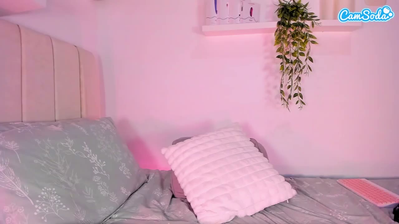 Pamela-White on CamSoda – October 9, 2026 at 04:28 UTC